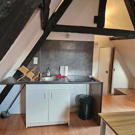 Le Petit Medieval Apartamento Montluçon Exterior foto